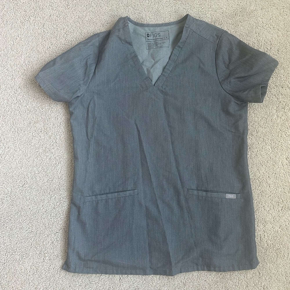 Figs scrub top